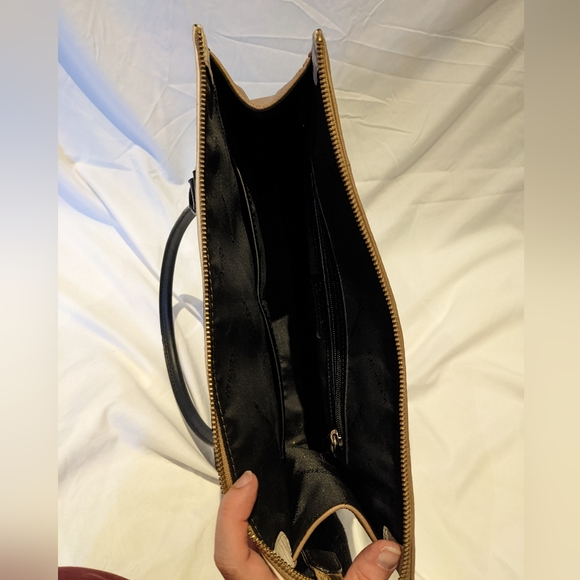 Calvin Klein tote - Picture 4 of 4